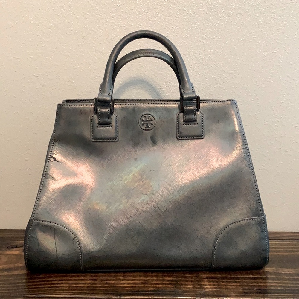 Beautiful perfect size Tory Burch bag.
